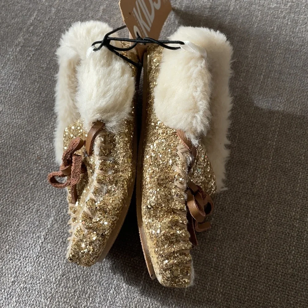 NEW Cotton On Kids Marley gold glitter Moccasin USA size 8-9